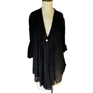 ELIZABETH AND JAMES One Button Pintuck 100% Silk Eyelet Black Blouse Tunic Sz S